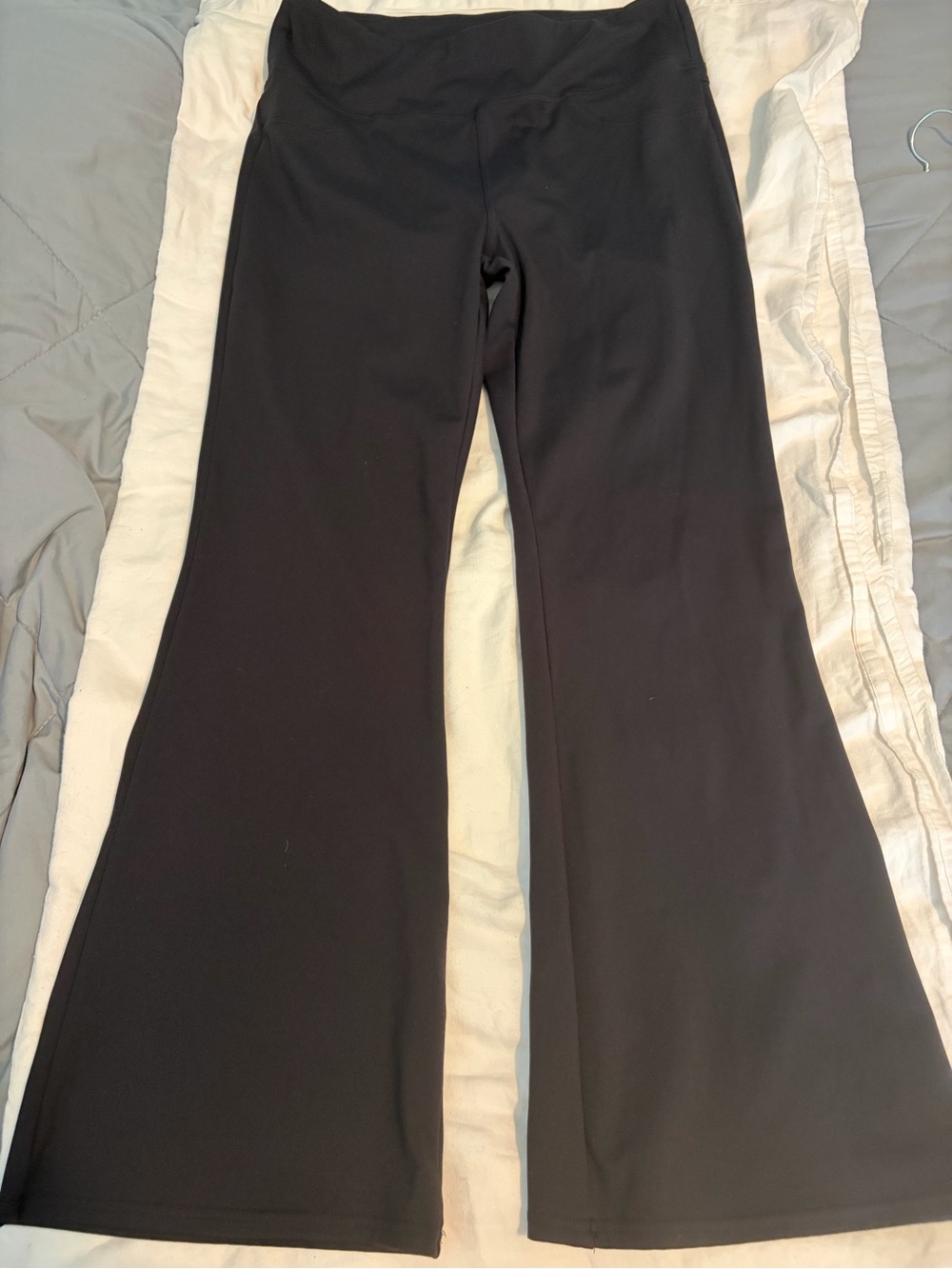 HALARA Black Flared Yoga Pants